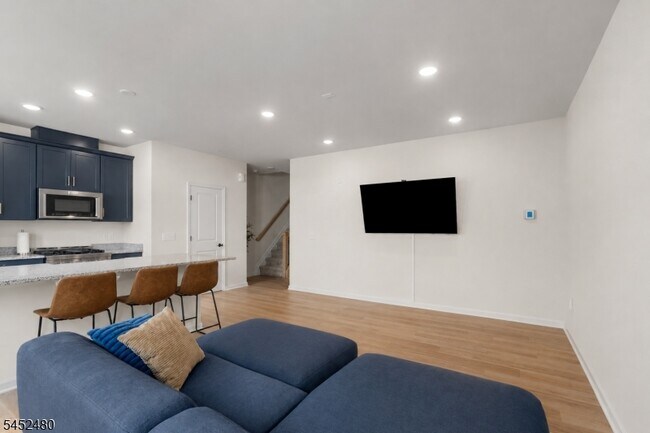 Building Photo - 7 Jessica Ln