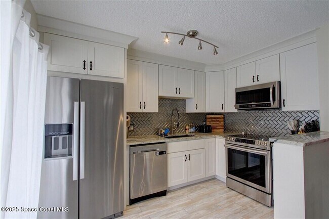 Building Photo - 1717 Patty Cir NE