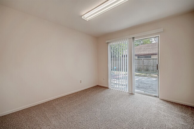 Building Photo - 10607 Silkwood Dr