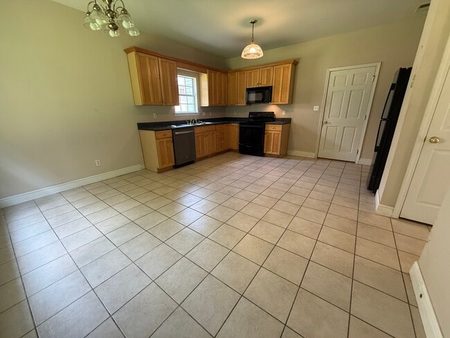 Building Photo - 236 Fairview Cir