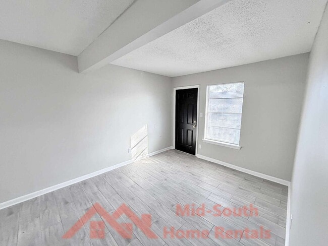 Building Photo - 139 N Claybrook St