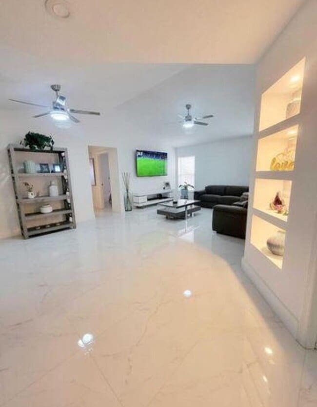 Building Photo - 1697 SW Clover St