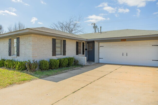 Building Photo - Beautiful home for lease near Hefner & Penn