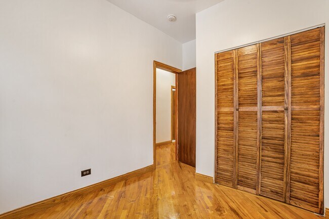 Building Photo - 1301 50th Ct