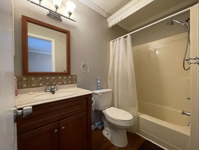 Building Photo - For Lease - Fully Furnished 2 BR | 1.5 BA Townhome in PCB!