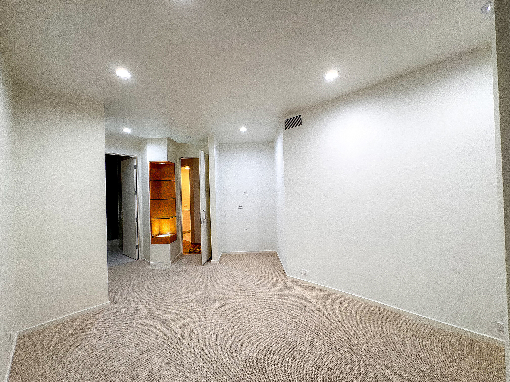 Building Photo - 3505 Ocean Front Walk