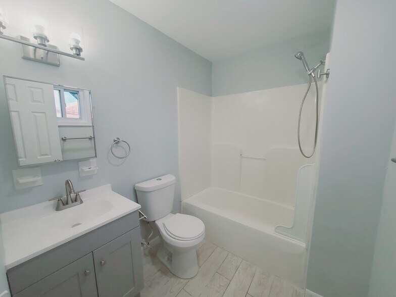 Building Photo - 16 N Taylor Ave