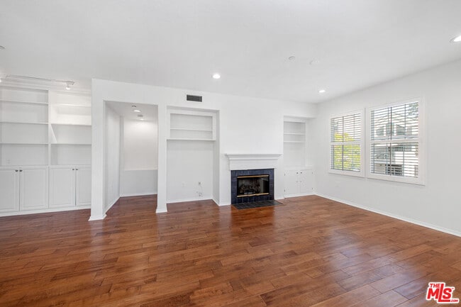 Building Photo - 13080 Pacific Promenade