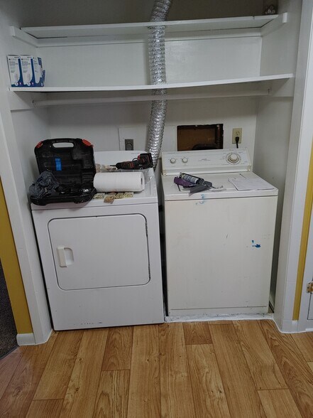 Building Photo - 2121 Euclid Ave