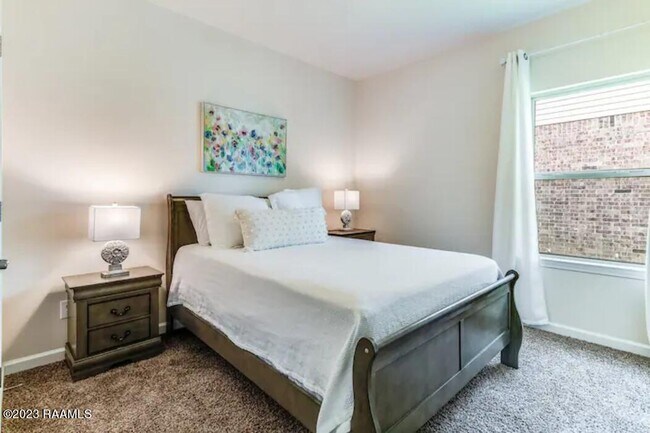 Building Photo - 406 Starlight Dr