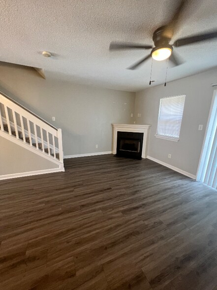 Building Photo - 293 Malamute Ln