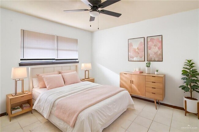 Building Photo - 13 W Nolana Ave