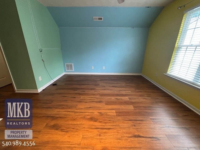 Building Photo - 6423 Westshire Ct