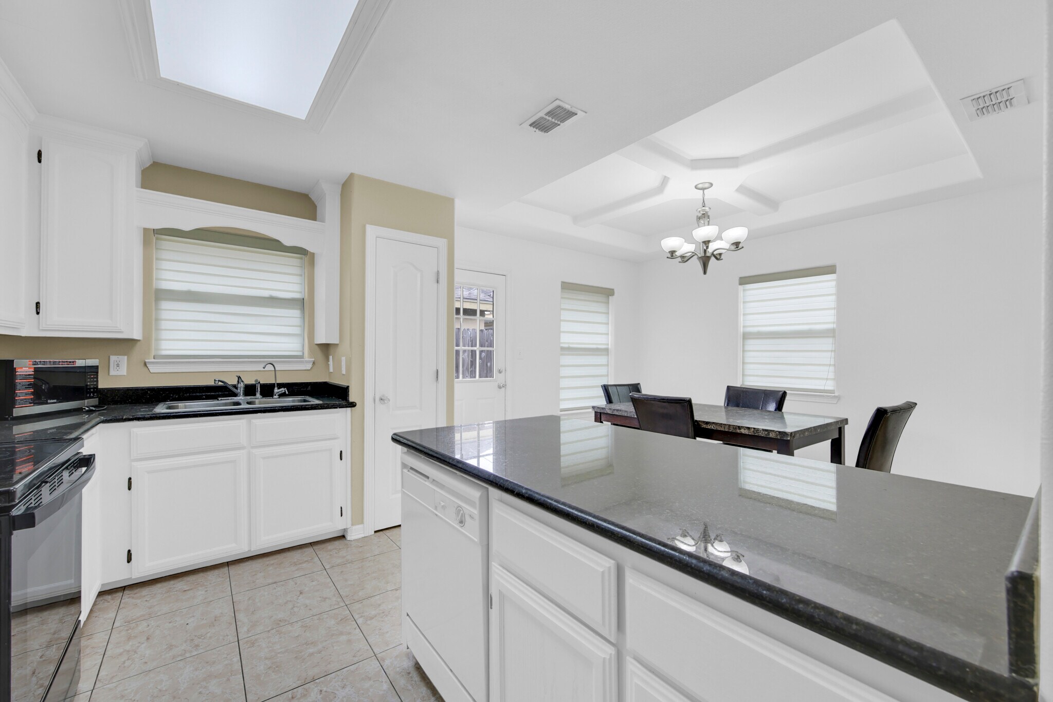 Building Photo - 1805 W Bronze St