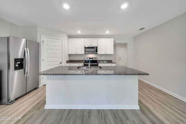 Building Photo - 2304 Aquarius Dr