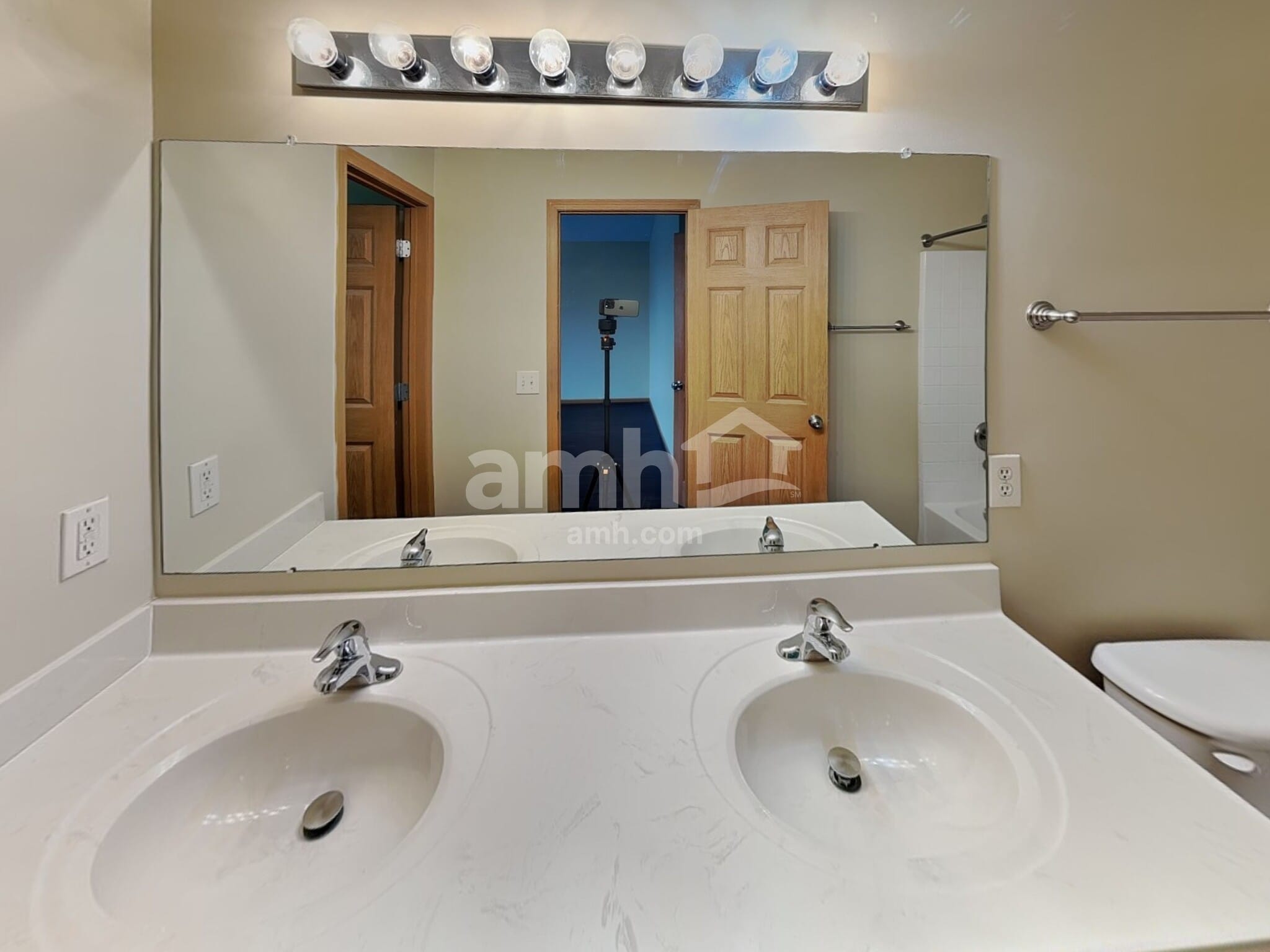 Building Photo - 6875 Tumbleweed Ln