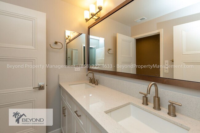 Building Photo - ****  OCEAN VIEWS -3 STORY- RETREAT- ROOF ...