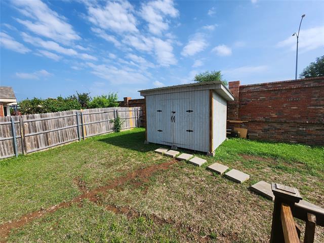 Building Photo - 529 Roundrock Ln