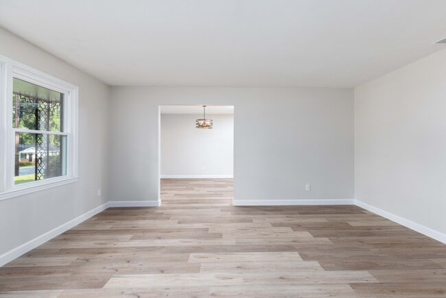 Building Photo - 6516 Bradford Dr