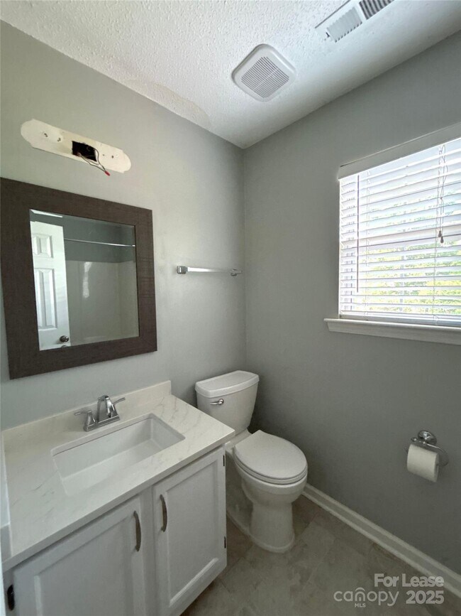 Building Photo - 12311 Longmont Dr