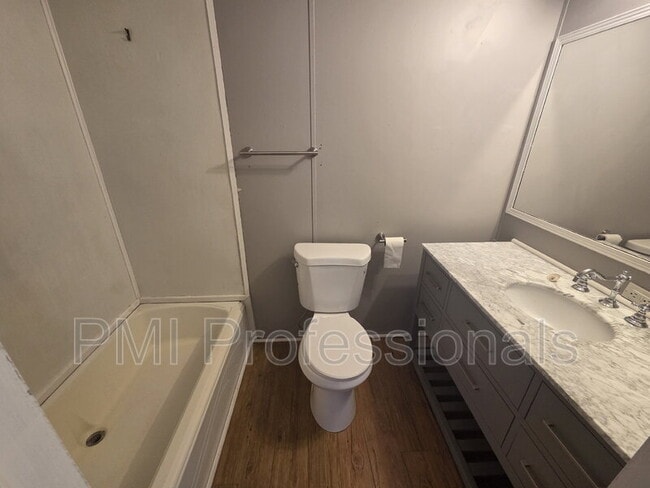 Building Photo - 929 Cranor Rd