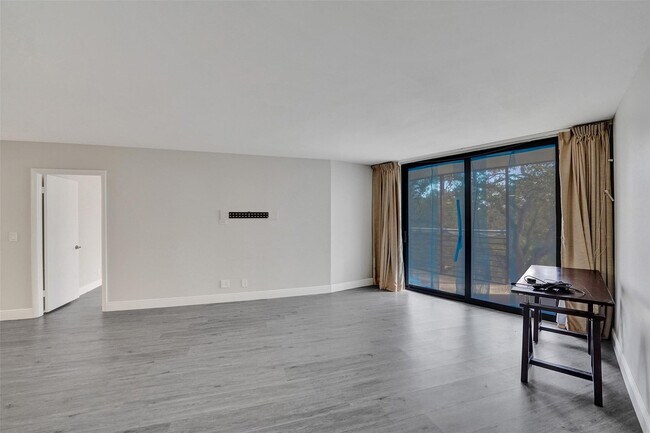 Building Photo - 3800 N Hills Dr