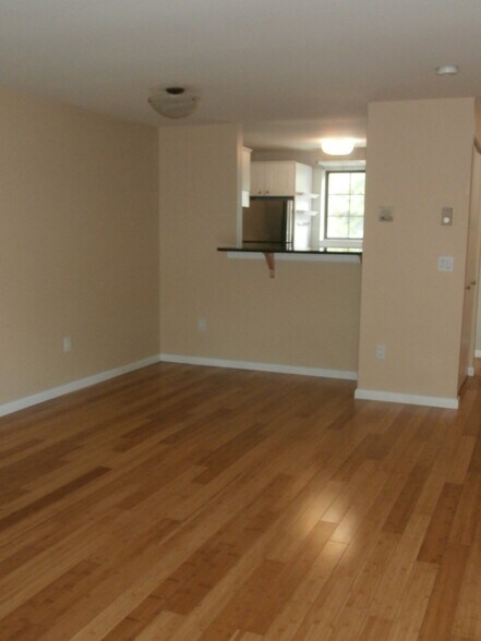 Building Photo - 42 N Main St