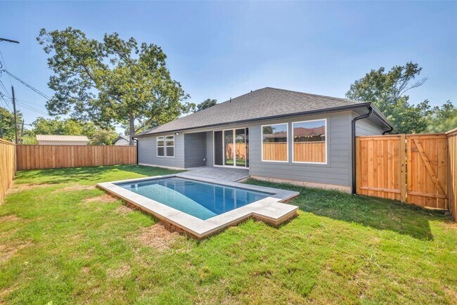 Building Photo - 8209 Polar Dr