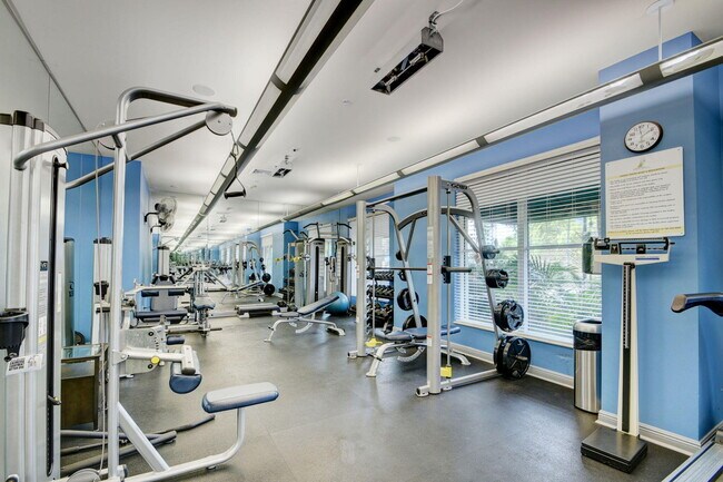 Building Photo - 700 E Boynton Beach Blvd