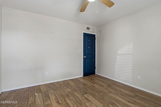 Building Photo - 604 La Chapa Ave