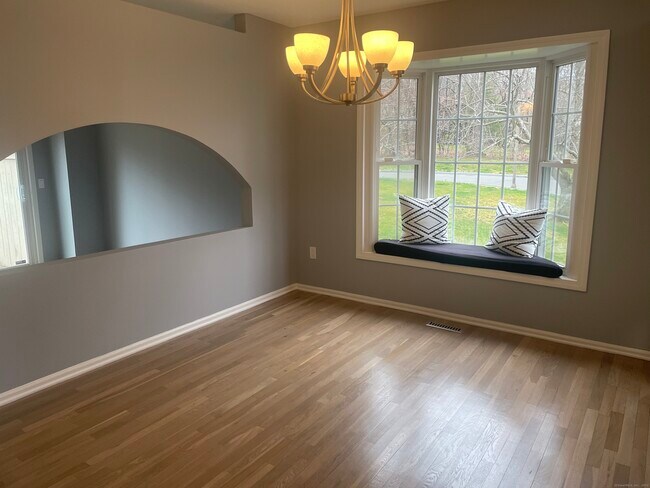 Building Photo - 173 Foxbridge Village Rd