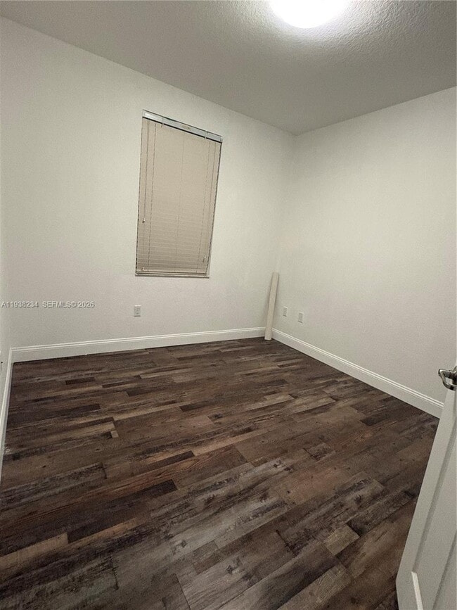 Building Photo - 2853 SE 1st Dr