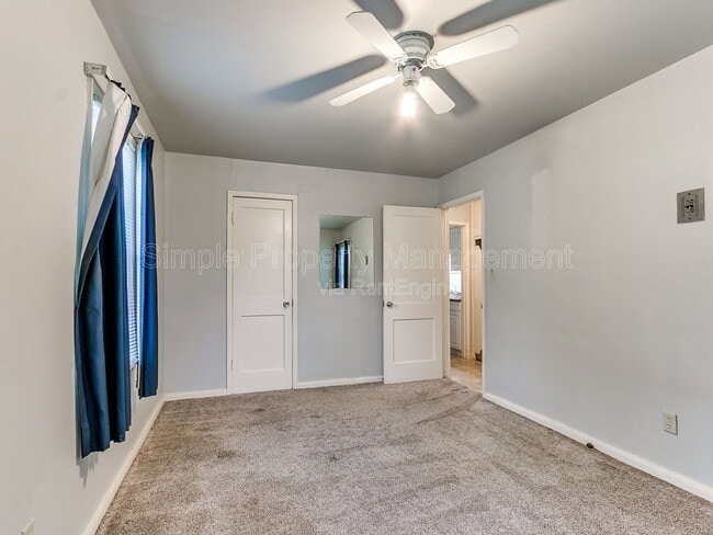 Building Photo - 810 N Marshall Dr