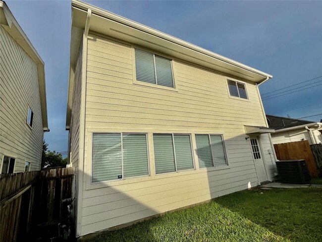 Building Photo - 1511 Nichole Woods Dr