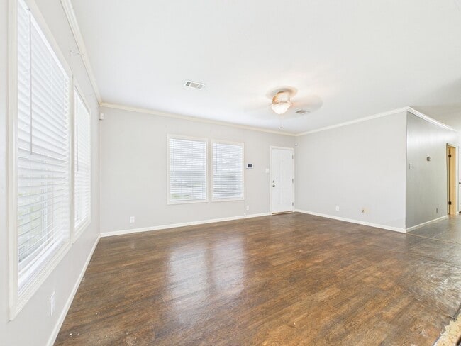 Building Photo - Charming 3 bedroom home in Lafayette!