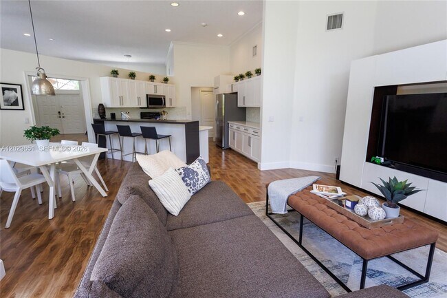 Building Photo - 280 Landings Blvd