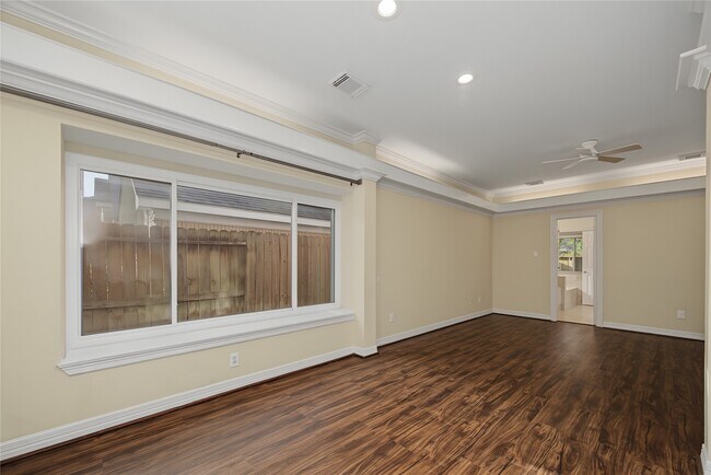 Building Photo - 14135 Swallowfield Dr