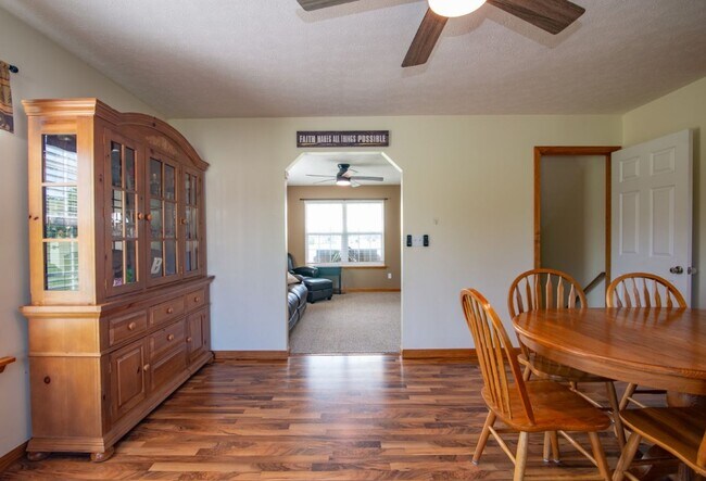 Building Photo - 650 Farmington Dr