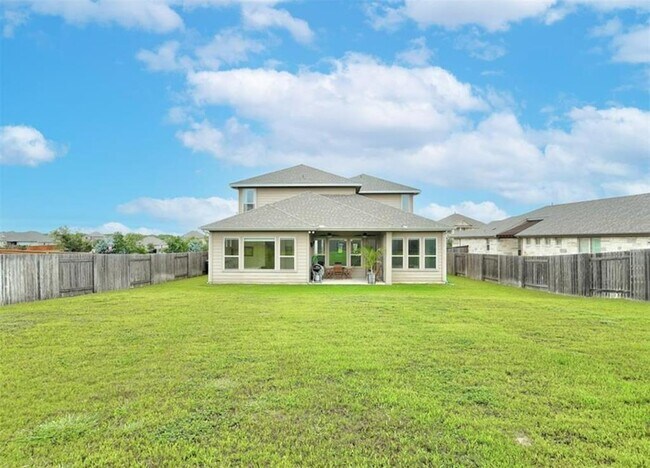 Building Photo - 5310 Scenic Lake Dr