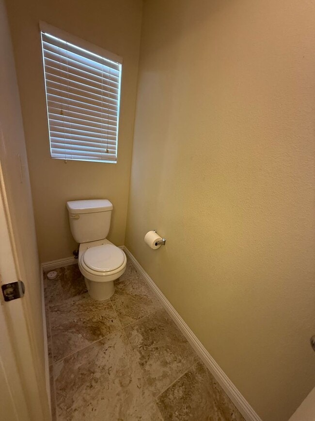 Building Photo - Beautiful Home In Apple Valley Vineyards-4...