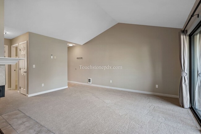 Building Photo - Updated 1BR, 1BA Condo in Murray Hill