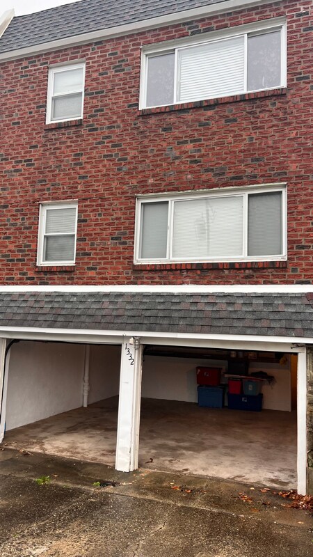 Building Photo - 1332 Faunce St