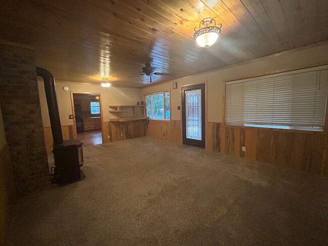 Building Photo - 15295 US-12
