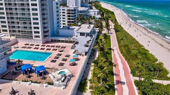 Building Photo - 5401 Collins Ave