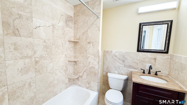 Building Photo - 271 Seaside Ave