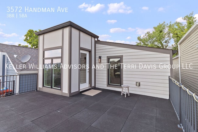 Building Photo - 3572 Handman Ave