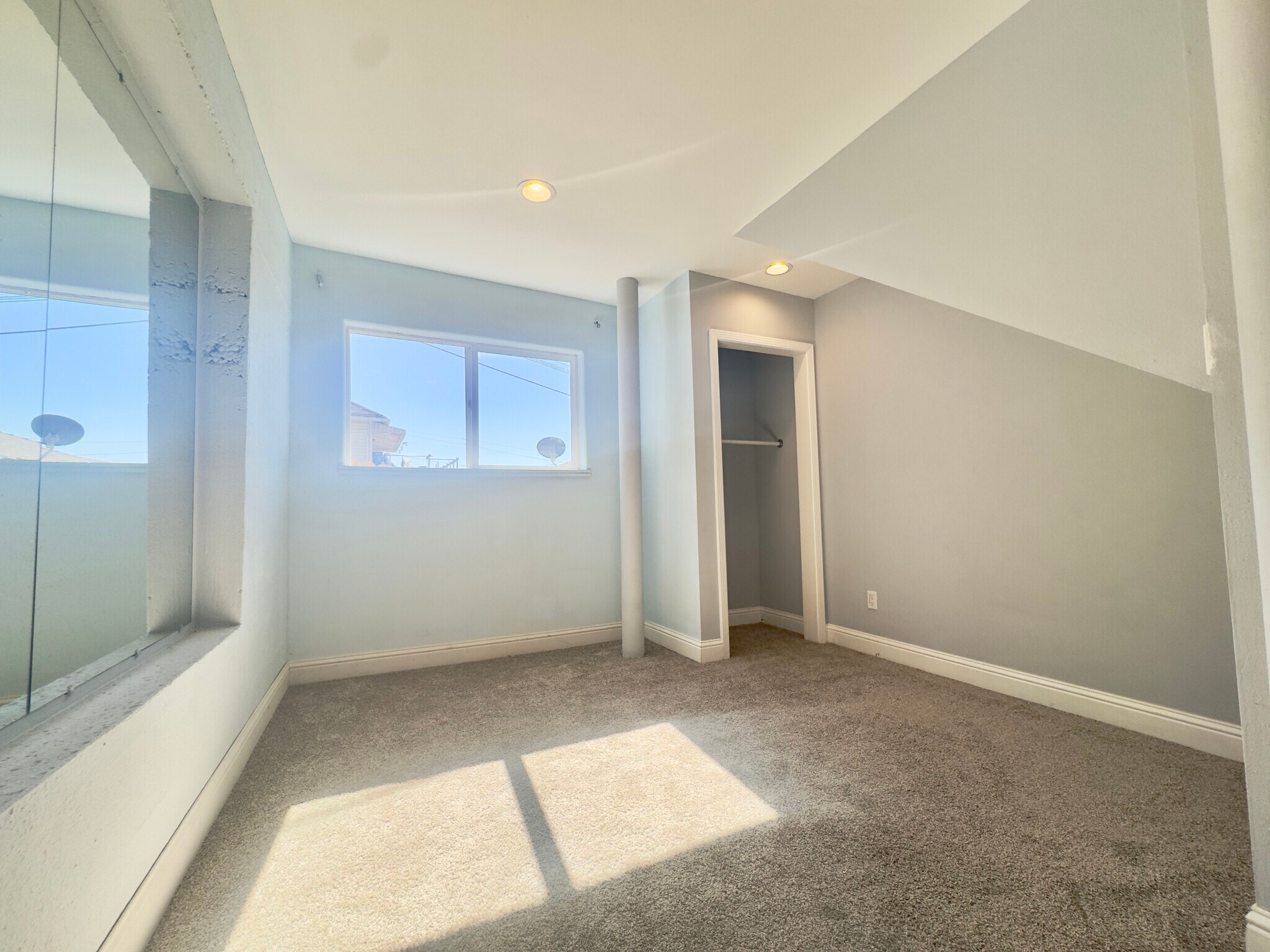 Building Photo - 8109 Ney Ave