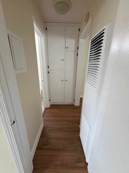 Building Photo - 7737 Bright Ave