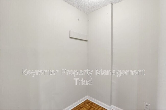 Building Photo - 1101 N Elm St