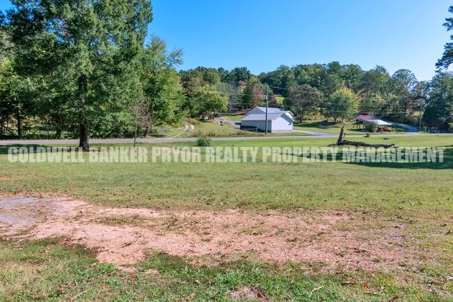 Building Photo - 1108 Shady Ln